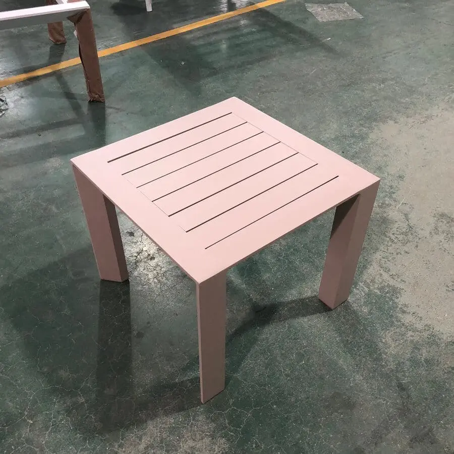 שולחן נמוך מאלומיניום צבע לבן