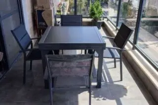 שולחן אלומיניום אפור פחם 90X90 ס"מ נפתח ל-180 ס"מ כולל 4 כיסאות