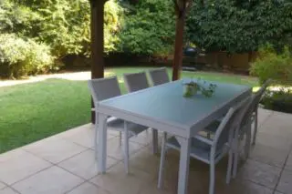 שולחן אלומיניום נפתח לגינה 100x200/320 כולל 6 כסאות לבן