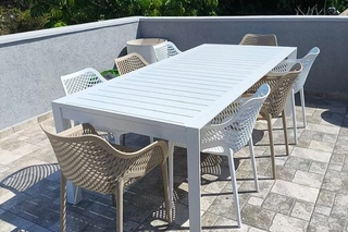 שולחן אלומיניום נפתח דגם הילה צבע לבן 104X230X345 עם 8 כאסות דגם סופיה