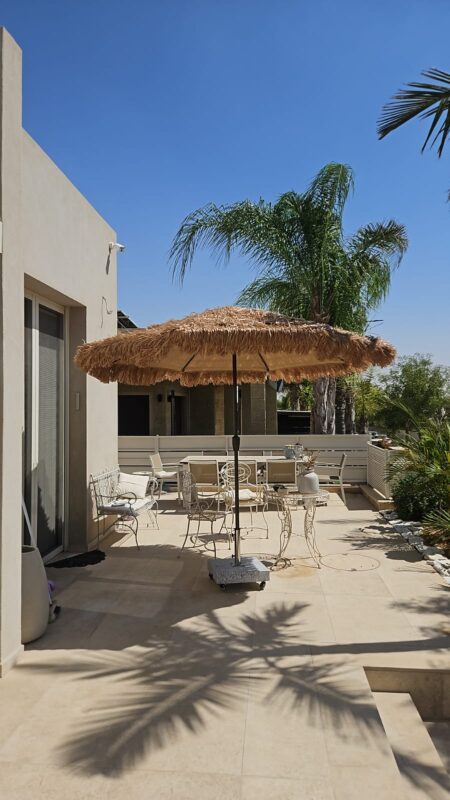 ⁦שמשיה רגל אמצע קוטר 3 דמוי קש כולל בסיס גרניט 60 קילו